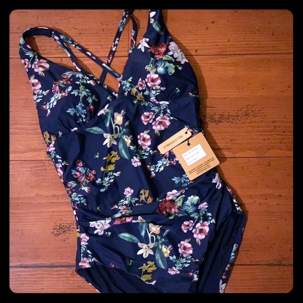 Reversible one-piece swimsuit